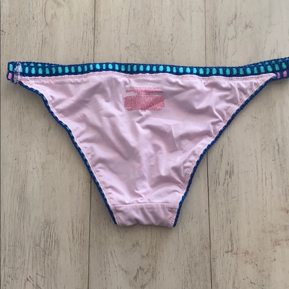 ❌SOLD❌ Victoria’s Secret Swimwear: bikini bottom - Picture 3 of 4